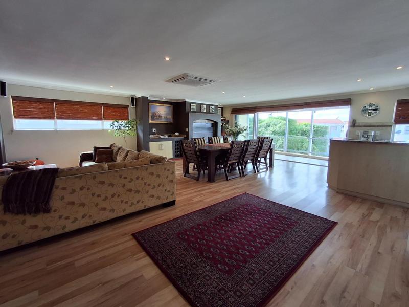 3 Bedroom Property for Sale in Hannasbaai Western Cape